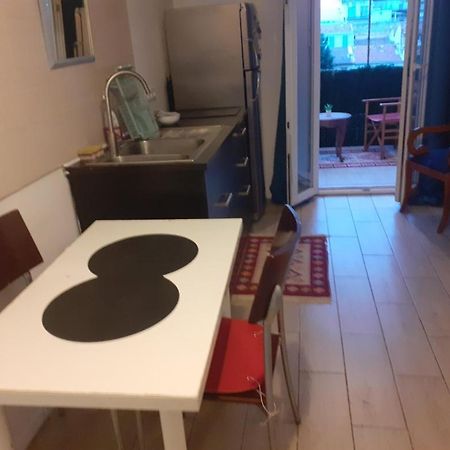Appartement Calme Avec Terrasse Marselha Exterior foto