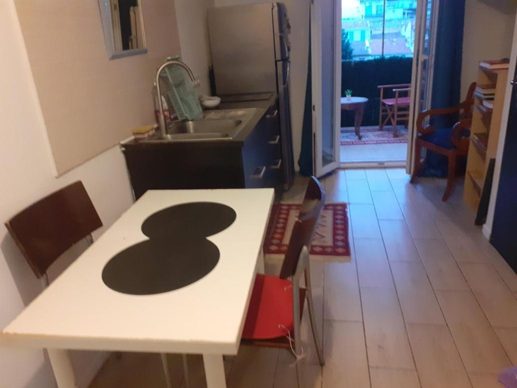 Appartement Calme Avec Terrasse Marselha Exterior foto