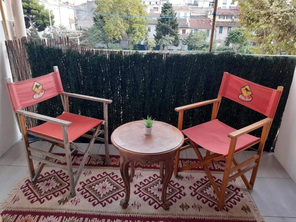 Appartement Calme Avec Terrasse Marselha Exterior foto